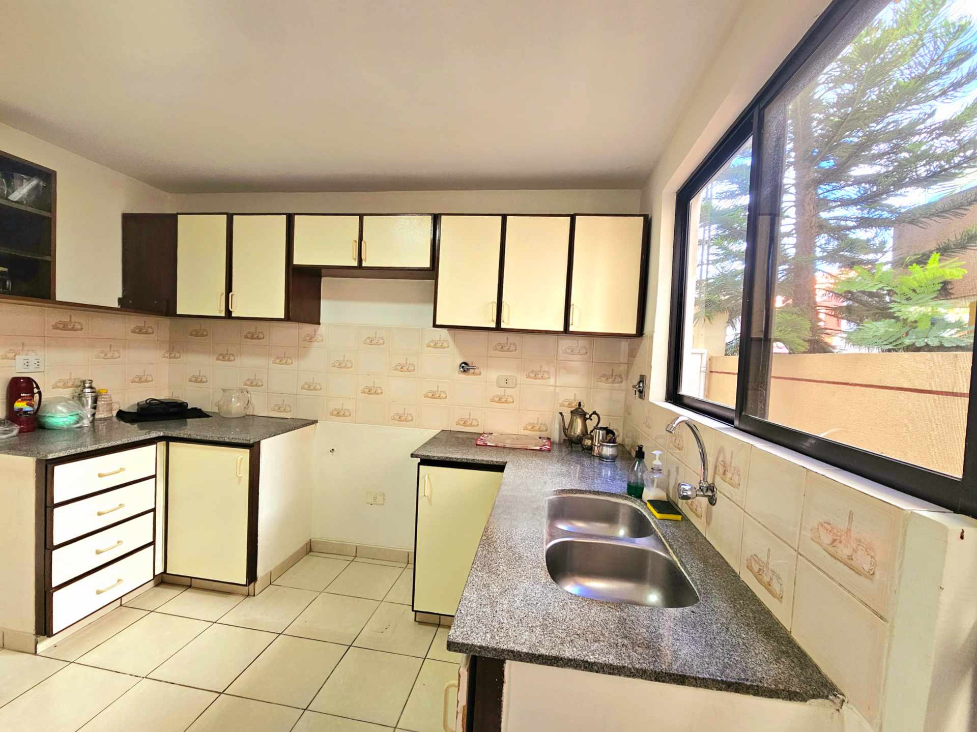 Casa Av. Banzer- ZONA REMANSO  Foto 9