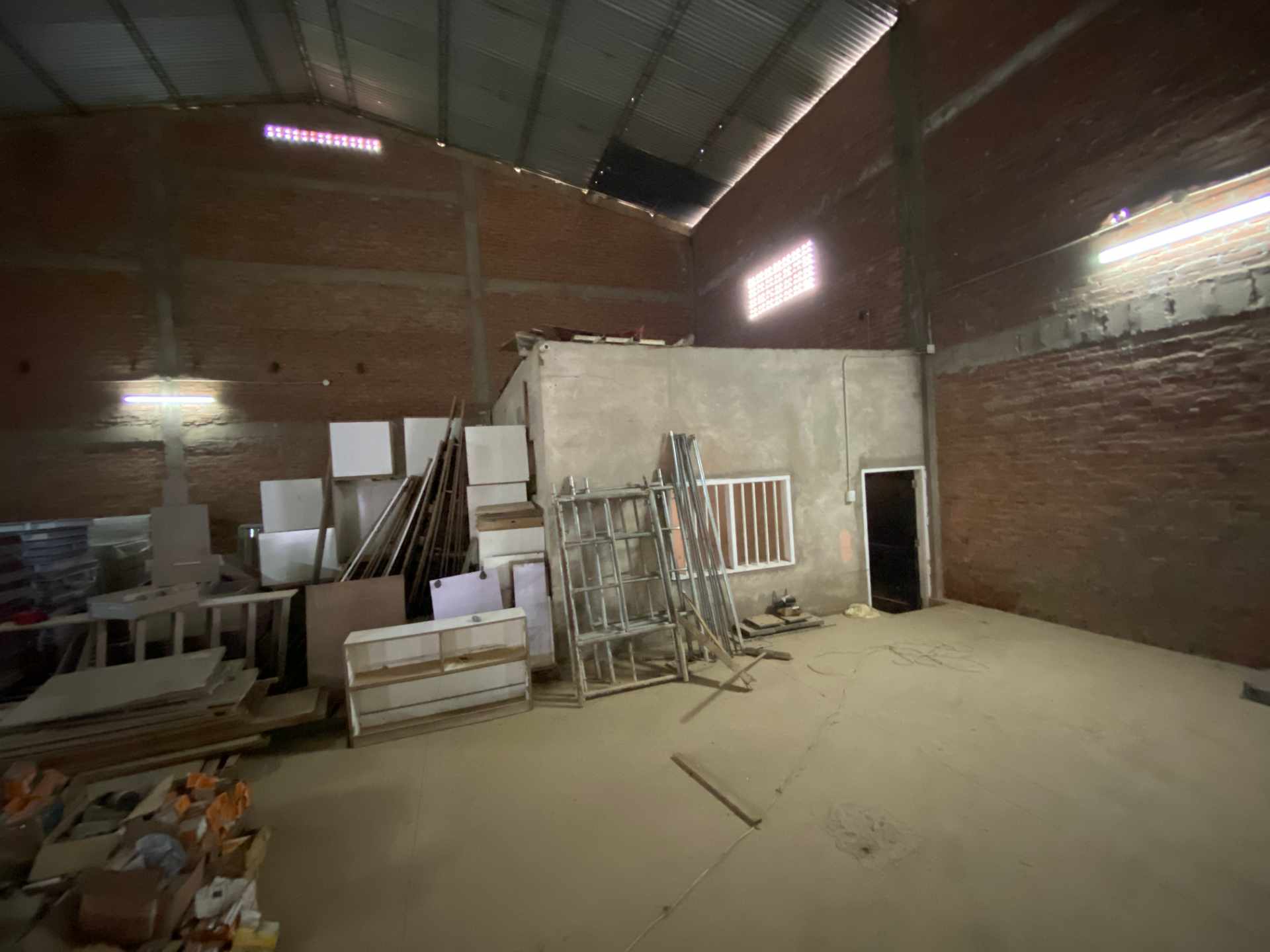 Galpón en VentaParque Industrial entre 6to y 7mo anillo atrás de Coca Cola.  Foto 7