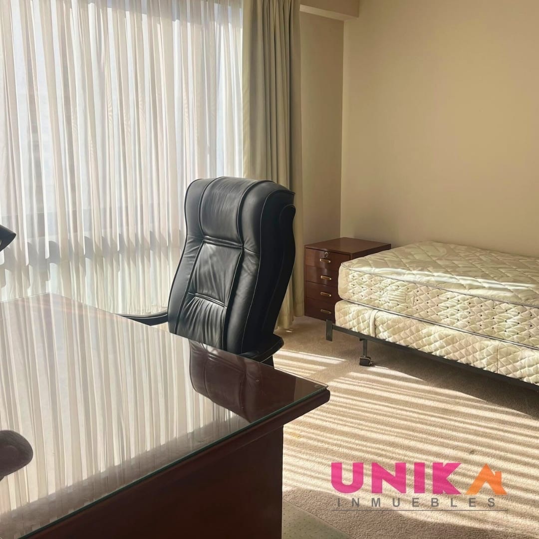 Departamento en AlquilerHermoso Penthouse Duplex Semi Amueblado, con lindas vista , Calacoto  3 dormitorios 4 baños 2 parqueos Foto 36