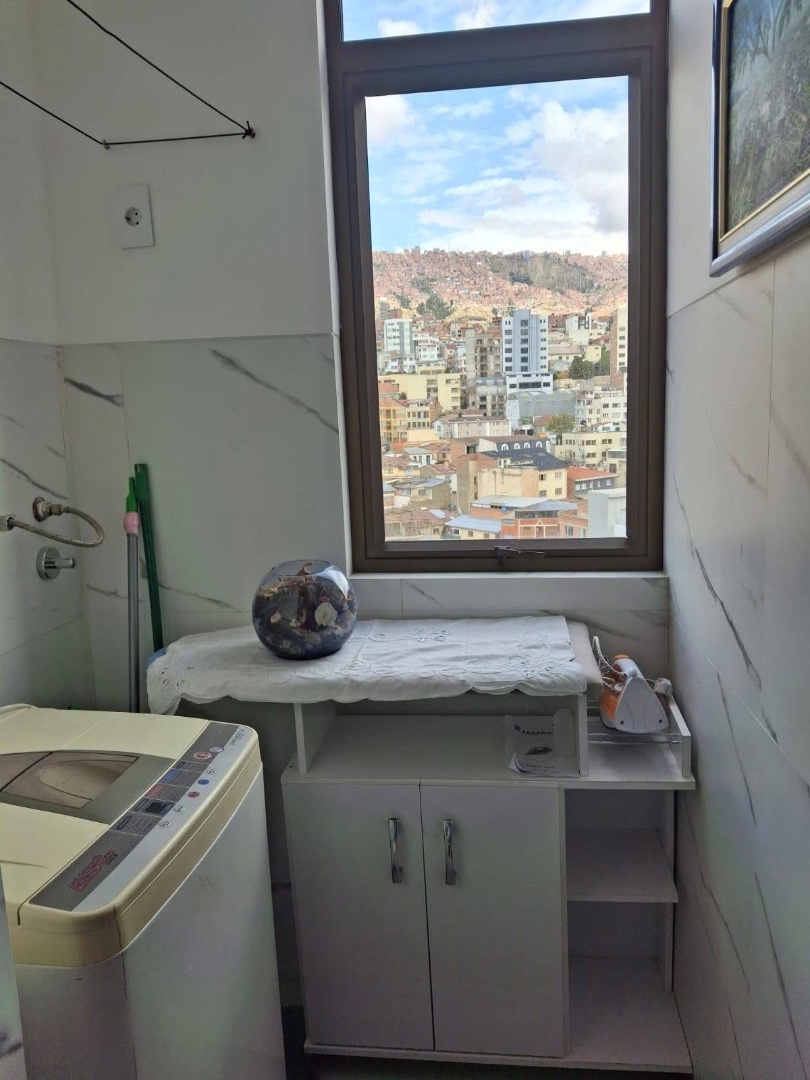 Departamento en Sopocachi en La Paz 1 dormitorios 1 baños  Foto 3