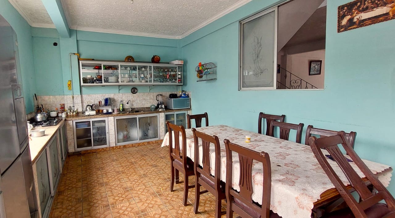 Casa en VentaBARRIO BRANIFF ZONA SUR. 3ER Y 4TO ANILLO! CERCA AL MCDO. ALTO SAN PEDRO. ! 4 dormitorios 4 baños 5 parqueos Foto 5