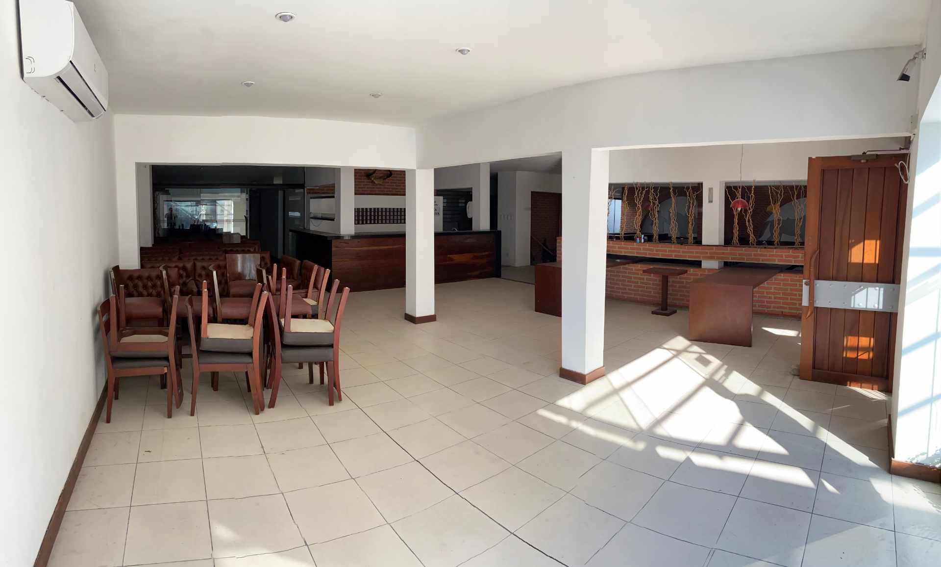 Local comercial en Entre 1er y 2do anillo Norte en Santa Cruz de la Sierra  3 baños  Foto 8