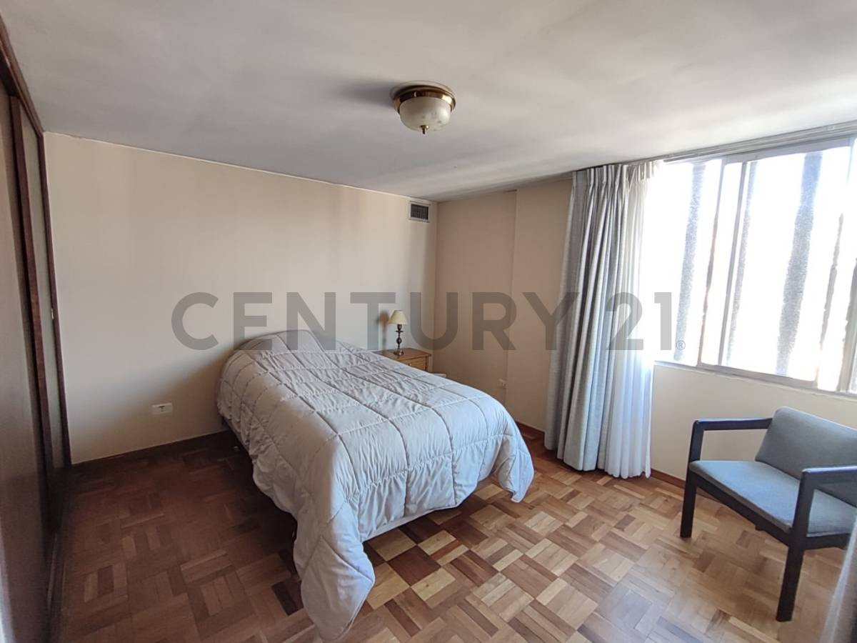 Departamento en San Jorge en La Paz 2 dormitorios 3 baños 1 parqueos Foto 6