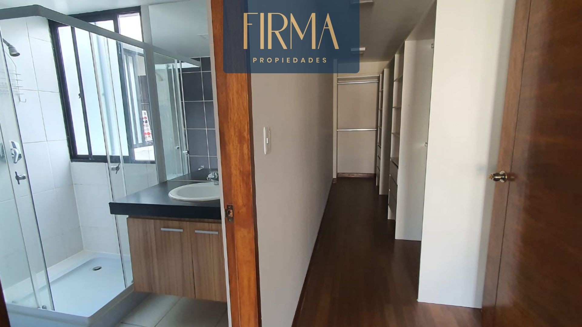 Departamento en Achumani en La Paz 2 dormitorios 3 baños 1 parqueos Foto 11