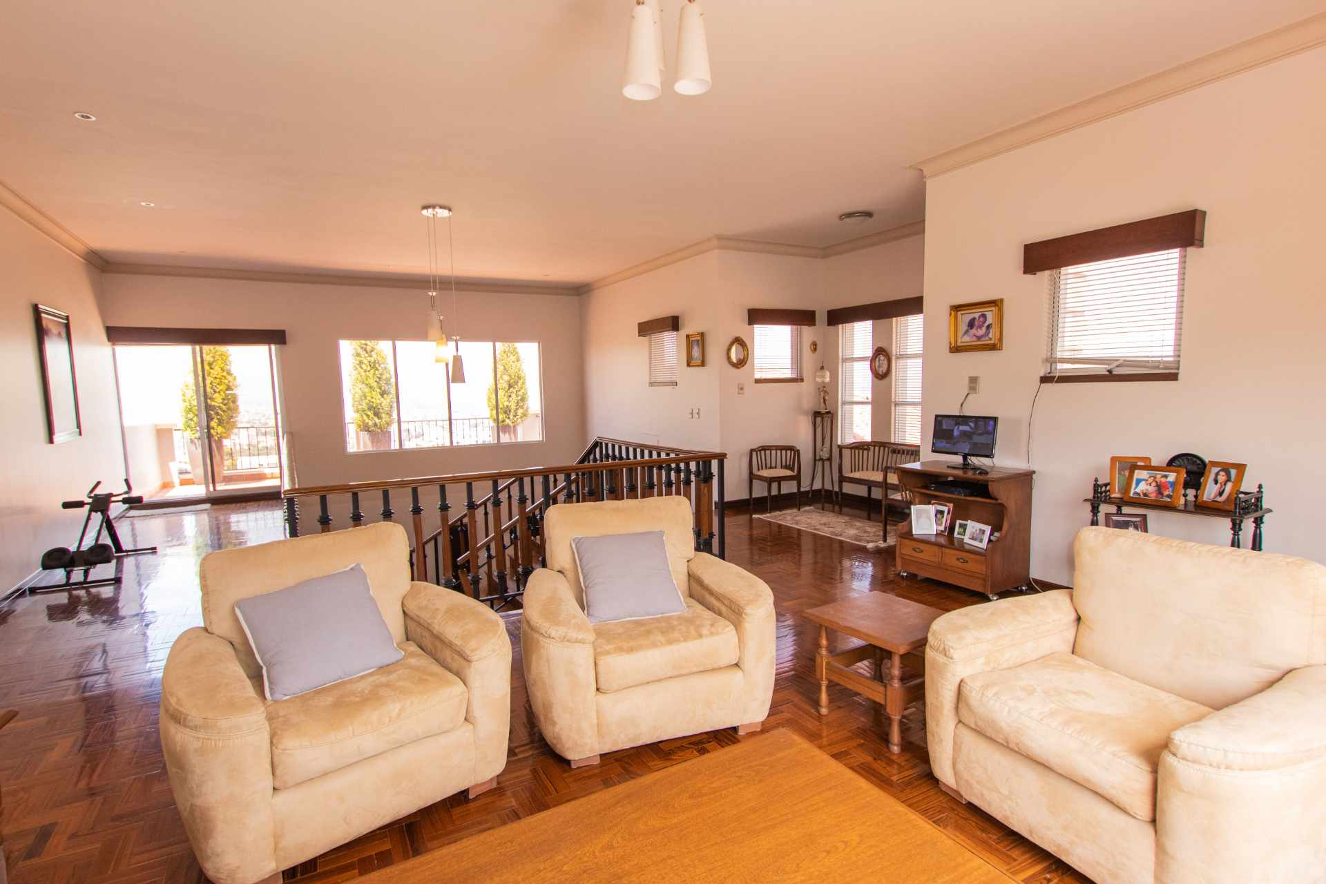 Casa en Aranjuez en Cochabamba 5 dormitorios 8 baños 6 parqueos Foto 12