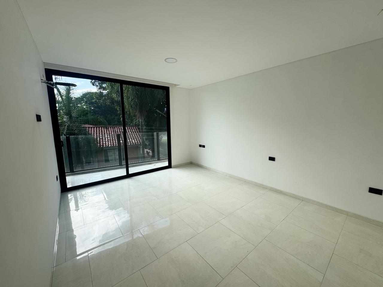 Departamento en Venta5to y 6to Anillo entre Banzer y Beni 2 dormitorios 2 baños  Foto 12