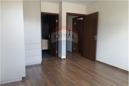 Departamento en Aranjuez en Cochabamba 3 dormitorios 4 baños 1 parqueos Foto 36