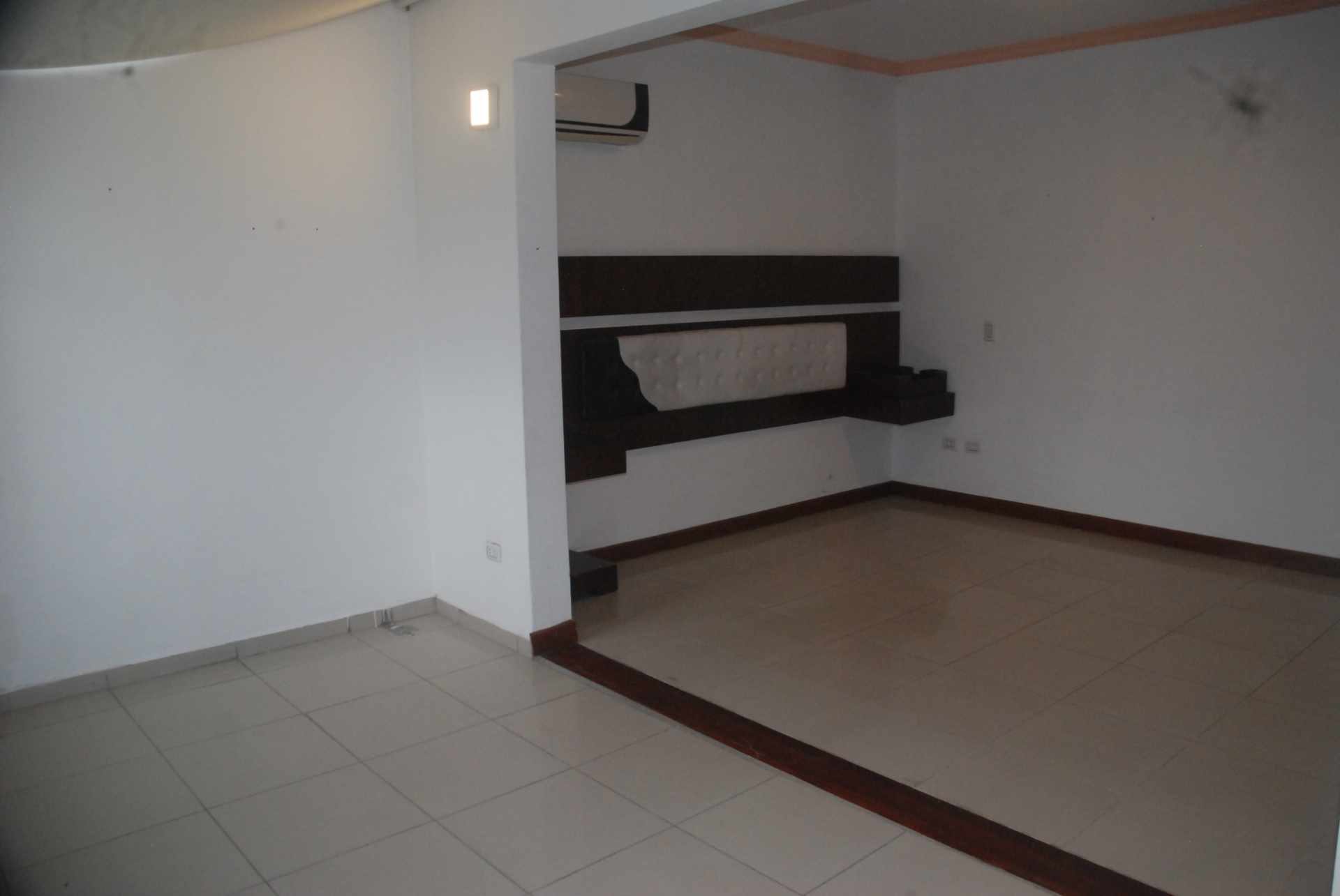 Departamento en Venta Z/ Norte, cerca plaza del Estudiante, HERMOSO PENTHOUSE 3D 200M2 Foto 9