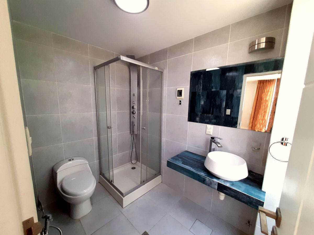 En Alquiler a $us 600 Foto 8