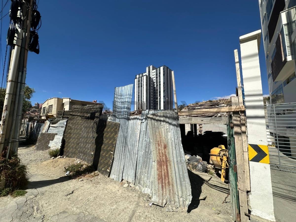 Terreno OBRAJES, CALLE DEMETRIO CANELAS Foto 4