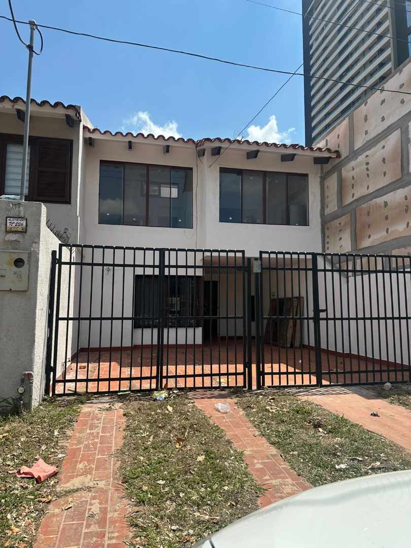 Casa SIRARI SOBRE EL 3er anillo 
CASA EN ALQUILER PARA OFICINA 
 Foto 7