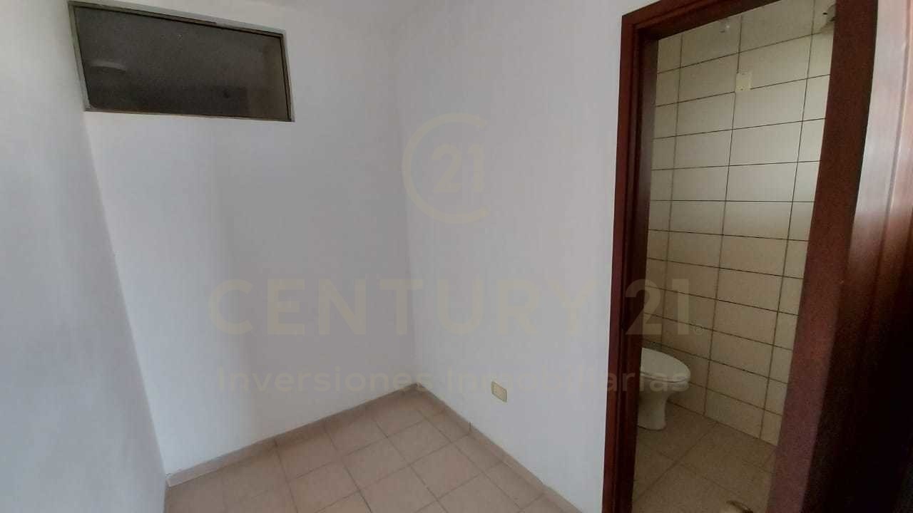 Departamento en Entre 4to y 5to anillo Norte en Santa Cruz de la Sierra 3 dormitorios 4 baños 1 parqueos Foto 4