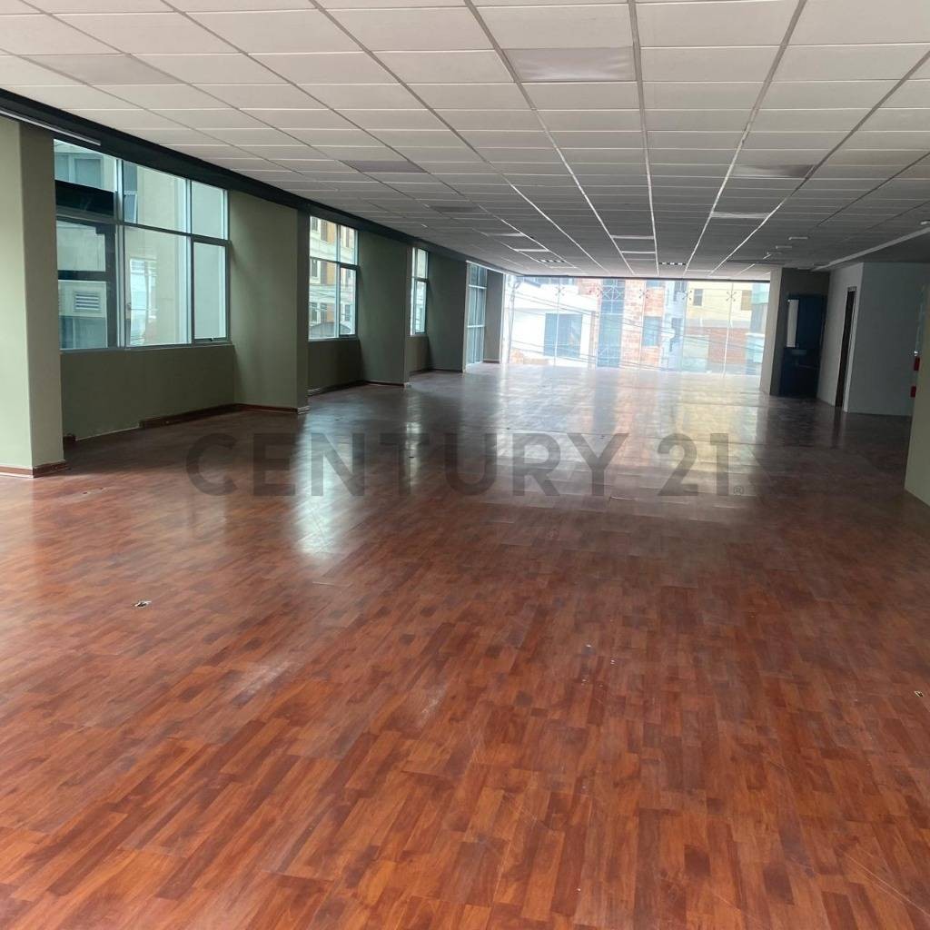 Local comercial en AlquilerSAN MIGUEL CALLE CORDERO  2 baños  Foto 3