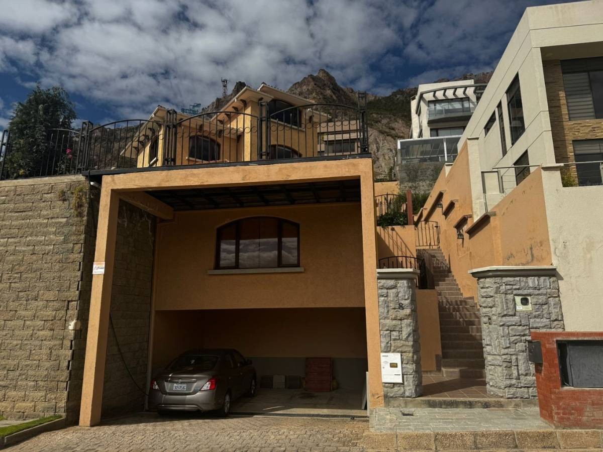 Casa en La Florida en La Paz 5 dormitorios 5 baños 2 parqueos Foto 26