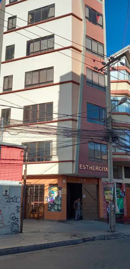 Departamento en San Pedro en La Paz 3 dormitorios 3 baños  Foto 1