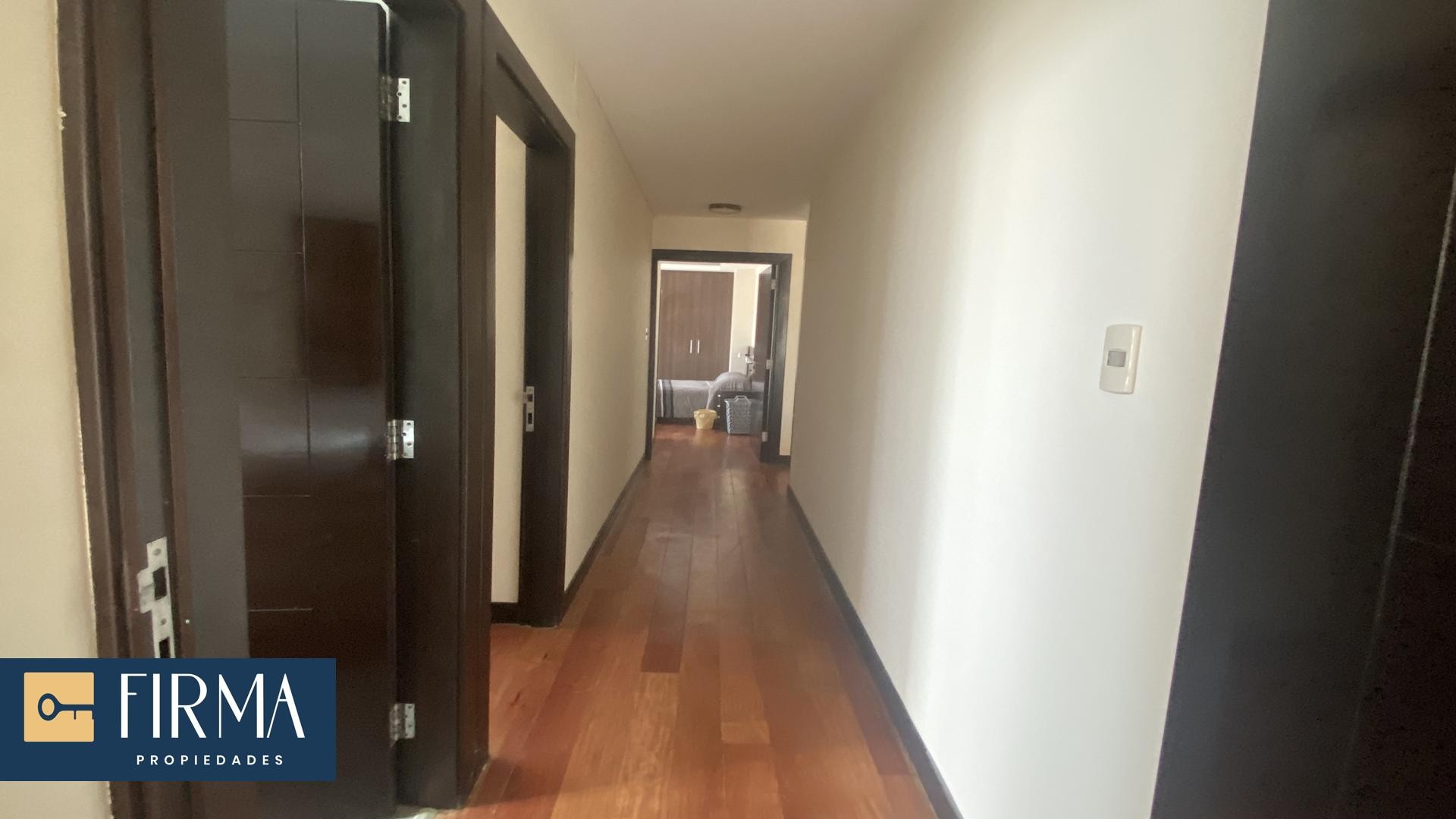 Departamento en Calacoto en La Paz 3 dormitorios 3 baños 1 parqueos Foto 15