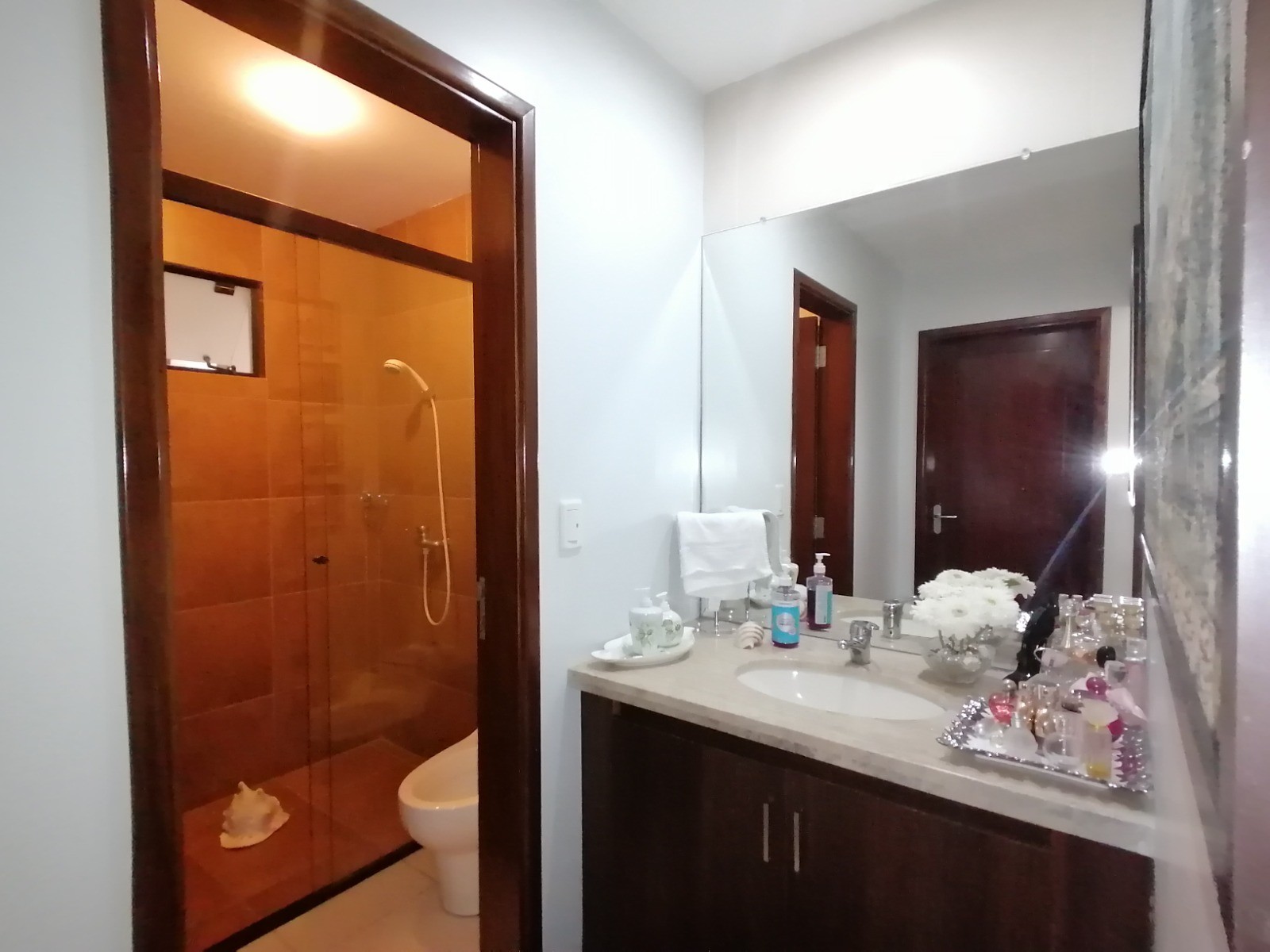 Casa en Entre 6to y 7mo anillo Norte en Santa Cruz de la Sierra 4 dormitorios 4 baños 2 parqueos Foto 9
