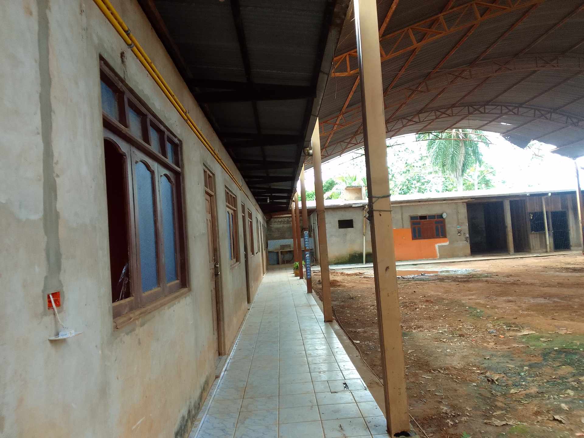 Galpón en VentaAv. Acre s/n detrás de la Universidad Amazónica de Pando,  Urbanización Las Palmas, manzano 215, predio 015, distrito 04 de la ciudad Cobija.    Foto 3