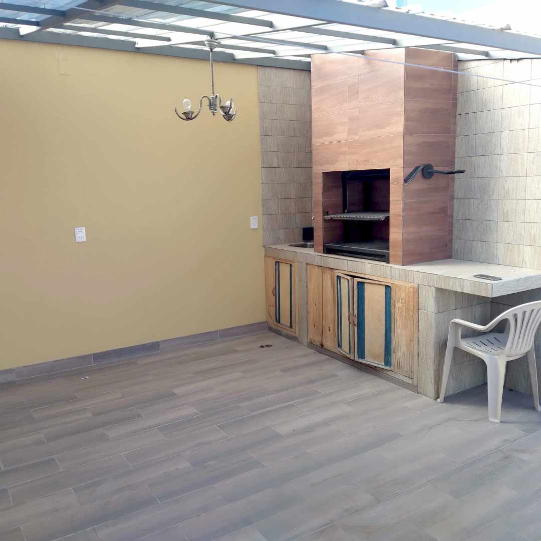 Casa en VentaLOS PINOS (inicio) 9 dormitorios 12 baños 3 parqueos Foto 3