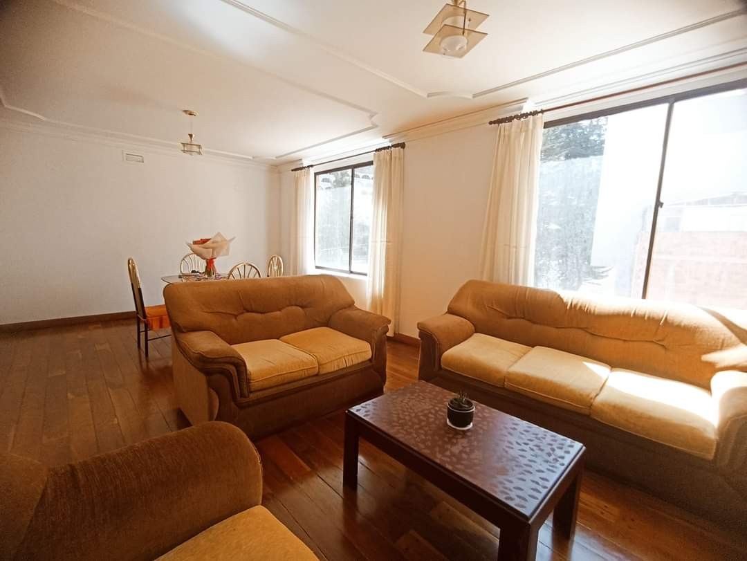 Departamento en AnticréticoObrajes calle 3 Foto 5