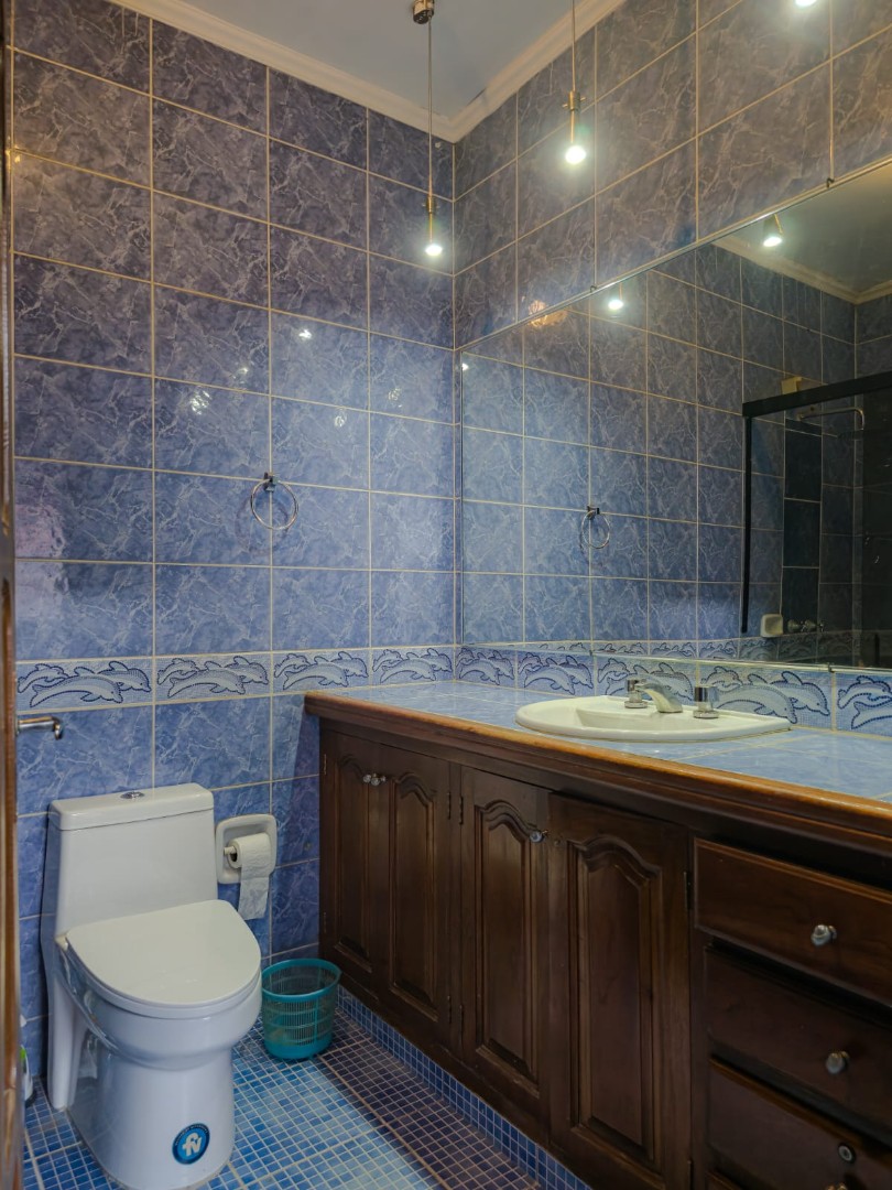 Casa en Centro en Santa Cruz de la Sierra 5 dormitorios 2 baños  Foto 6