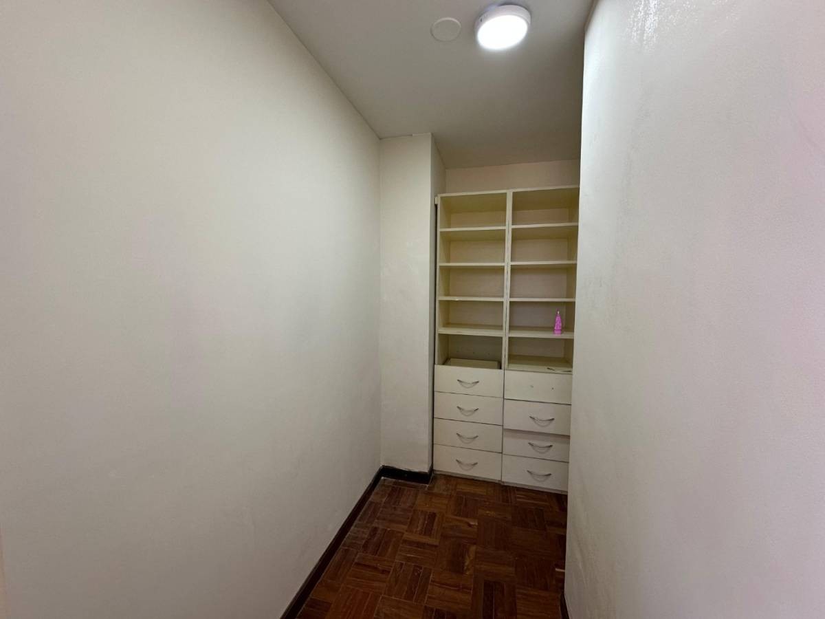 Departamento en Venta
EN VENTA – DEPARTAMENTO DE 3 DORMITORIOS EN AV. BALLIVIÁN Y CALLE 25 3 dormitorios 3 baños 1 parqueos Foto 9