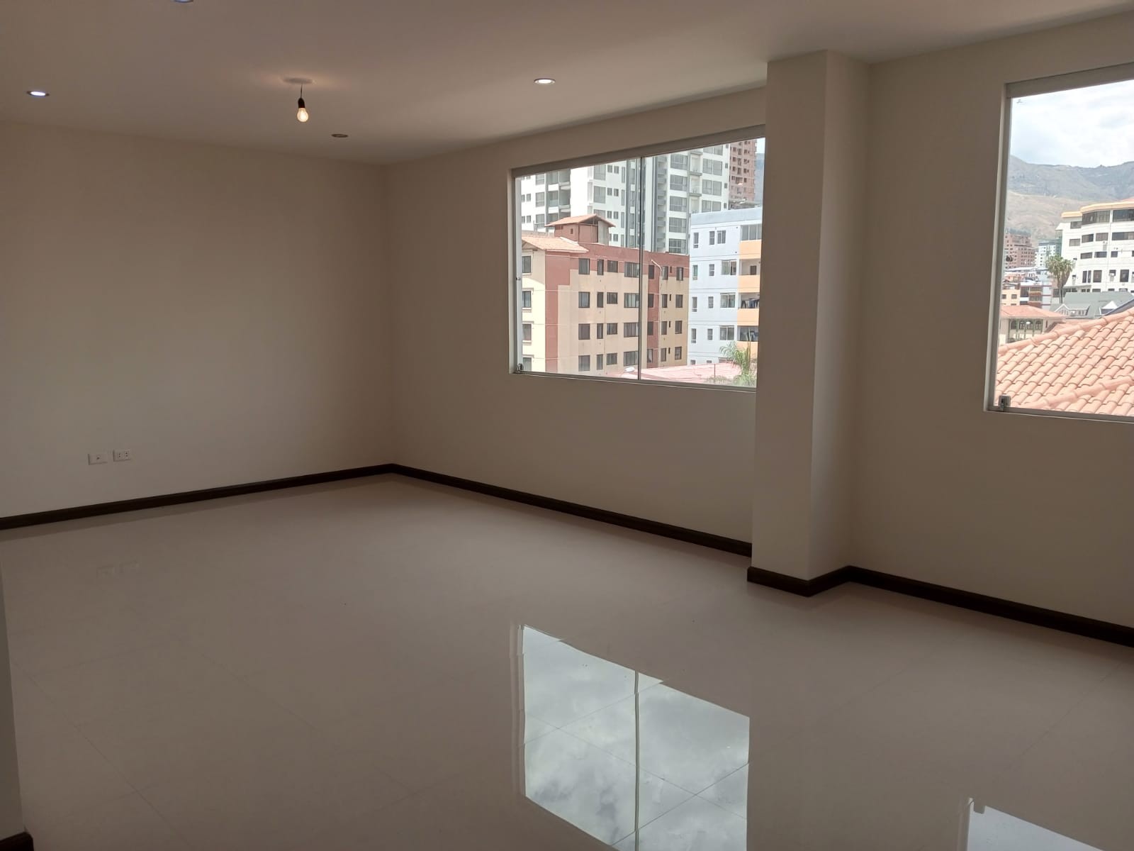 En Alquiler a $us 400 Foto 1