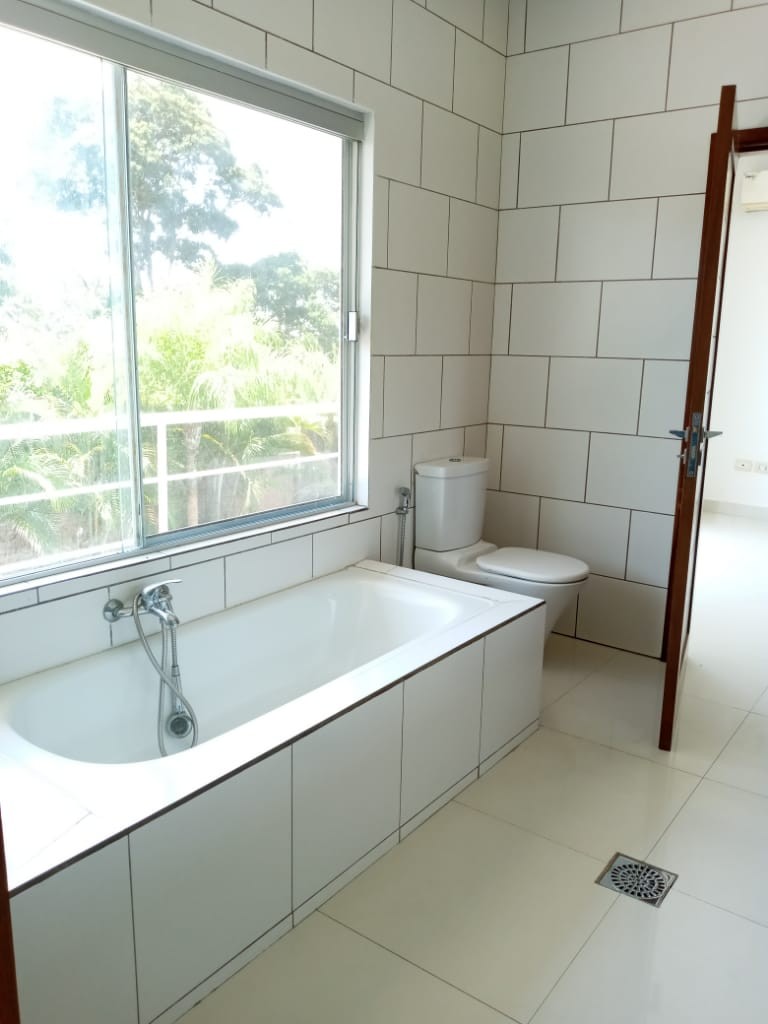 Casa en AnticréticoJARDINES DEL URUBO I 3 dormitorios 2 baños 1 parqueos Foto 6