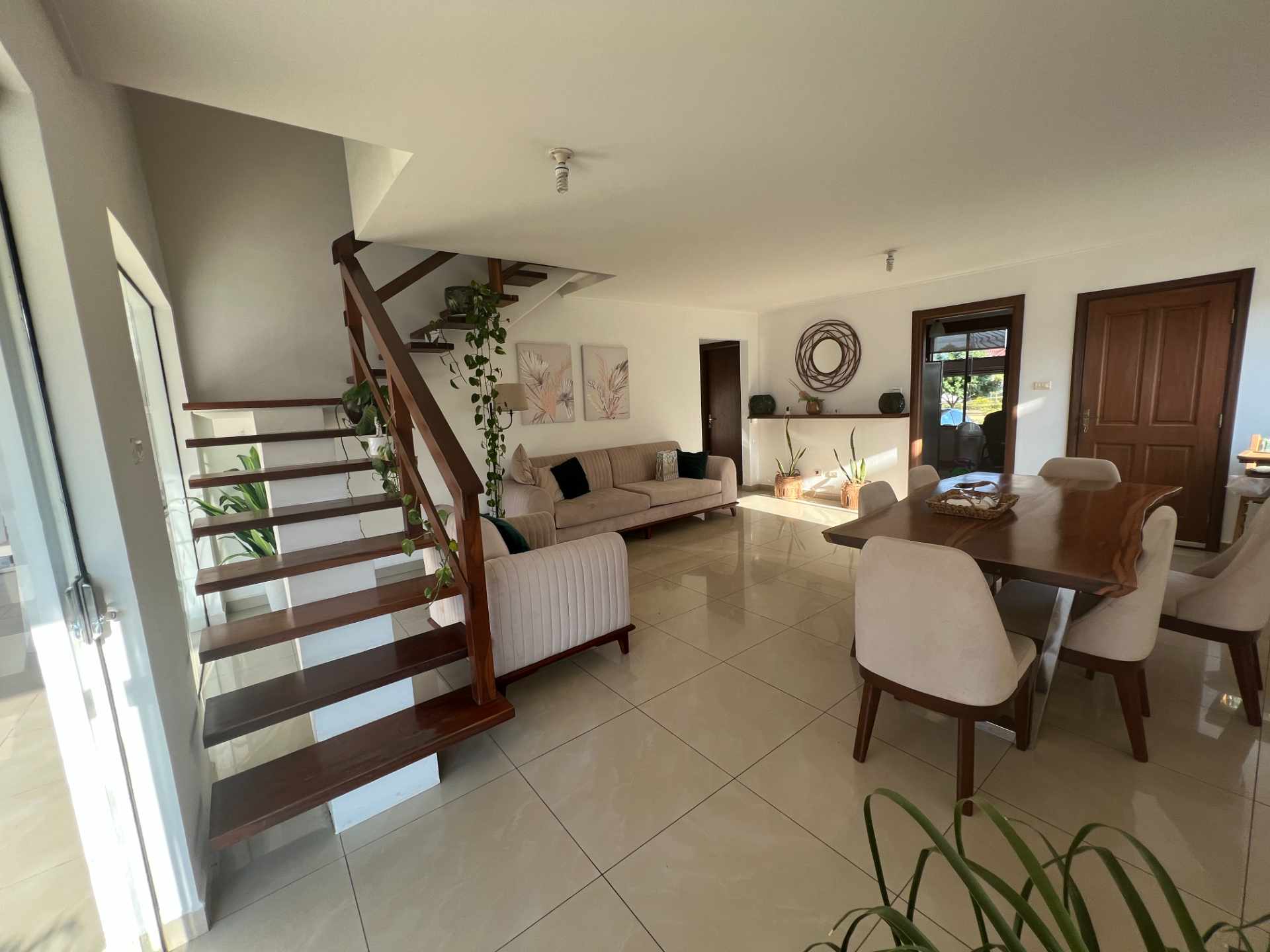 Casa en VentaUrb Villa Doria Pamphili 4 dormitorios 3 baños 2 parqueos Foto 2