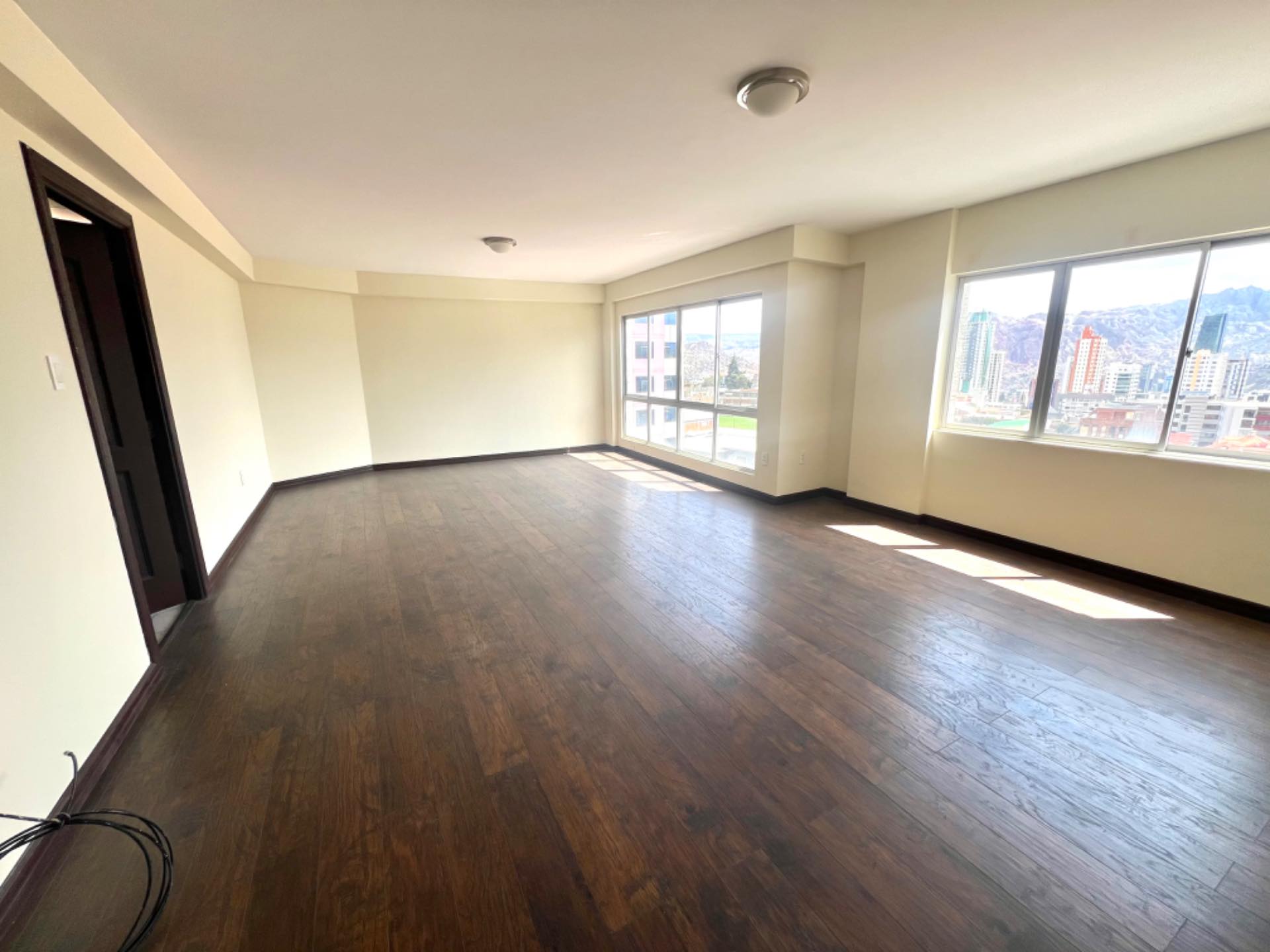 Departamento en AlquilerAchumani  3 dormitorios 5 baños 1 parqueos Foto 1
