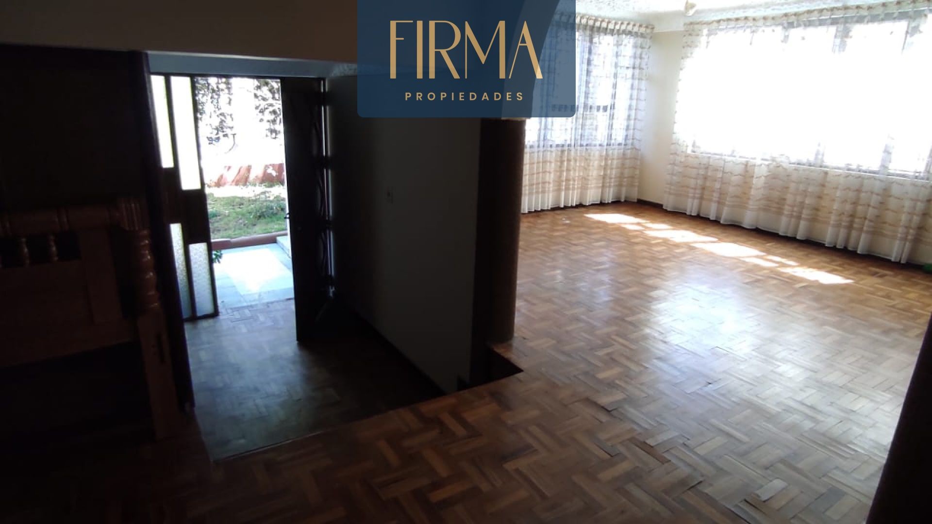 Casa en Achumani en La Paz 4 dormitorios 4 baños 2 parqueos Foto 28