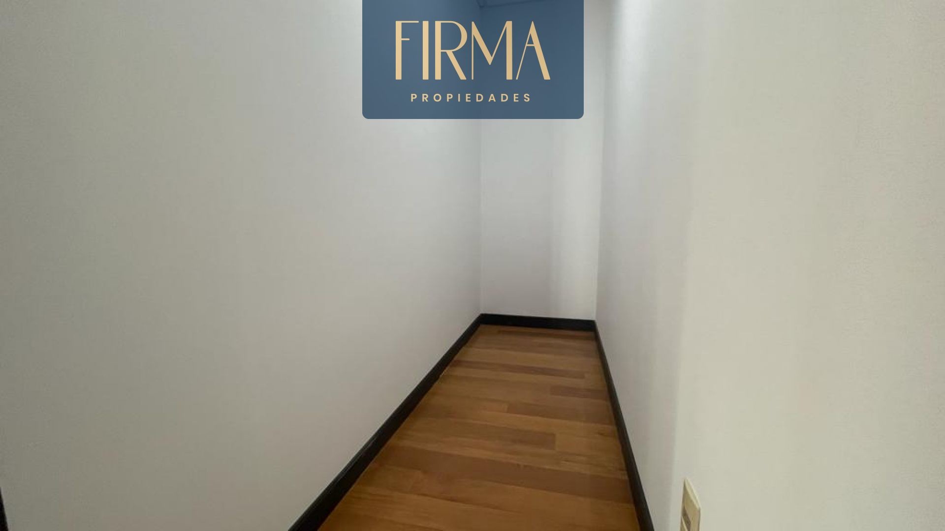 Oficina en AlquilerOFICINA EN ALQUILER EN CALACOTO 3 dormitorios 1 baños 1 parqueos Foto 8