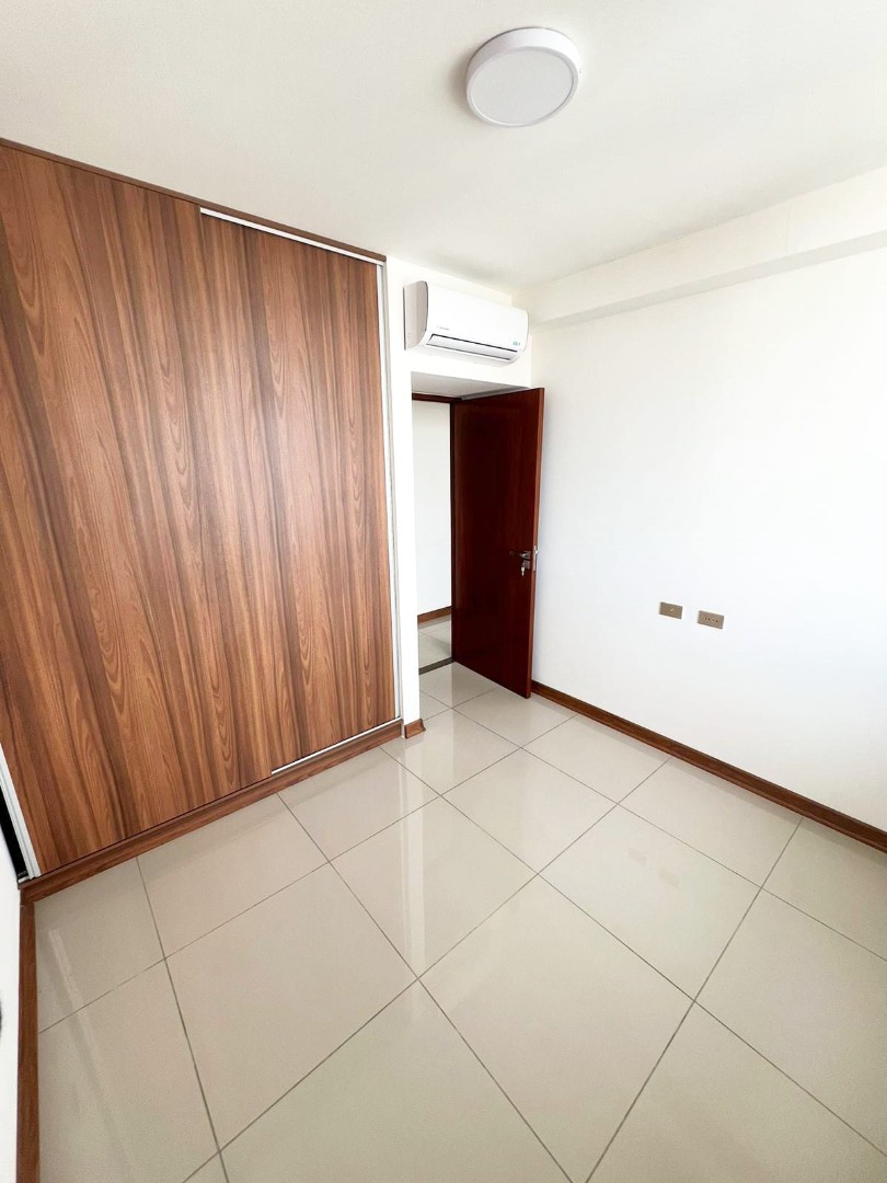 Departamento en Entre 2do y 3er anillo Norte en Santa Cruz de la Sierra 3 dormitorios 2 baños 1 parqueos Foto 15