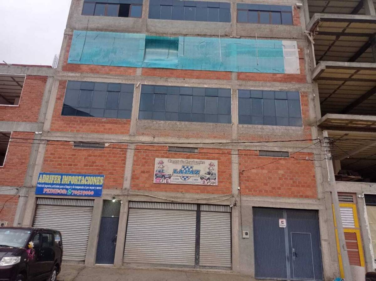 Local comercial PURA PURA, URB. CECOLAP SAID CALLE 5 Foto 1