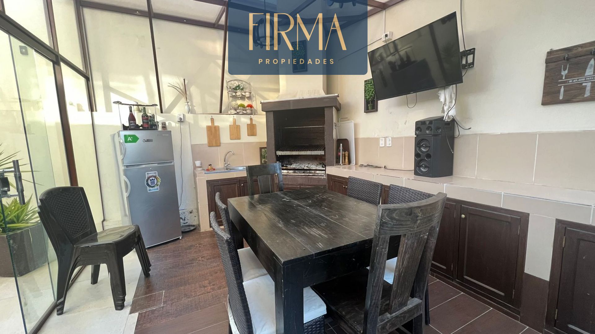 Casa en VentaCOMPRA ESTA CASA EN MALLASILLA 4 dormitorios 6 baños 2 parqueos Foto 3