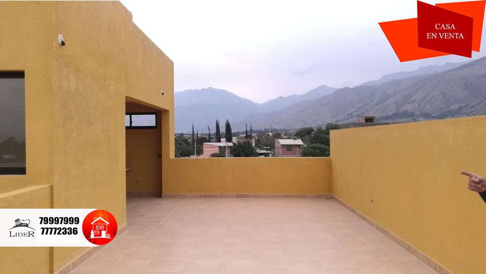 Casa en Tiquipaya en Cochabamba 4 dormitorios 3 baños 5 parqueos Foto 2