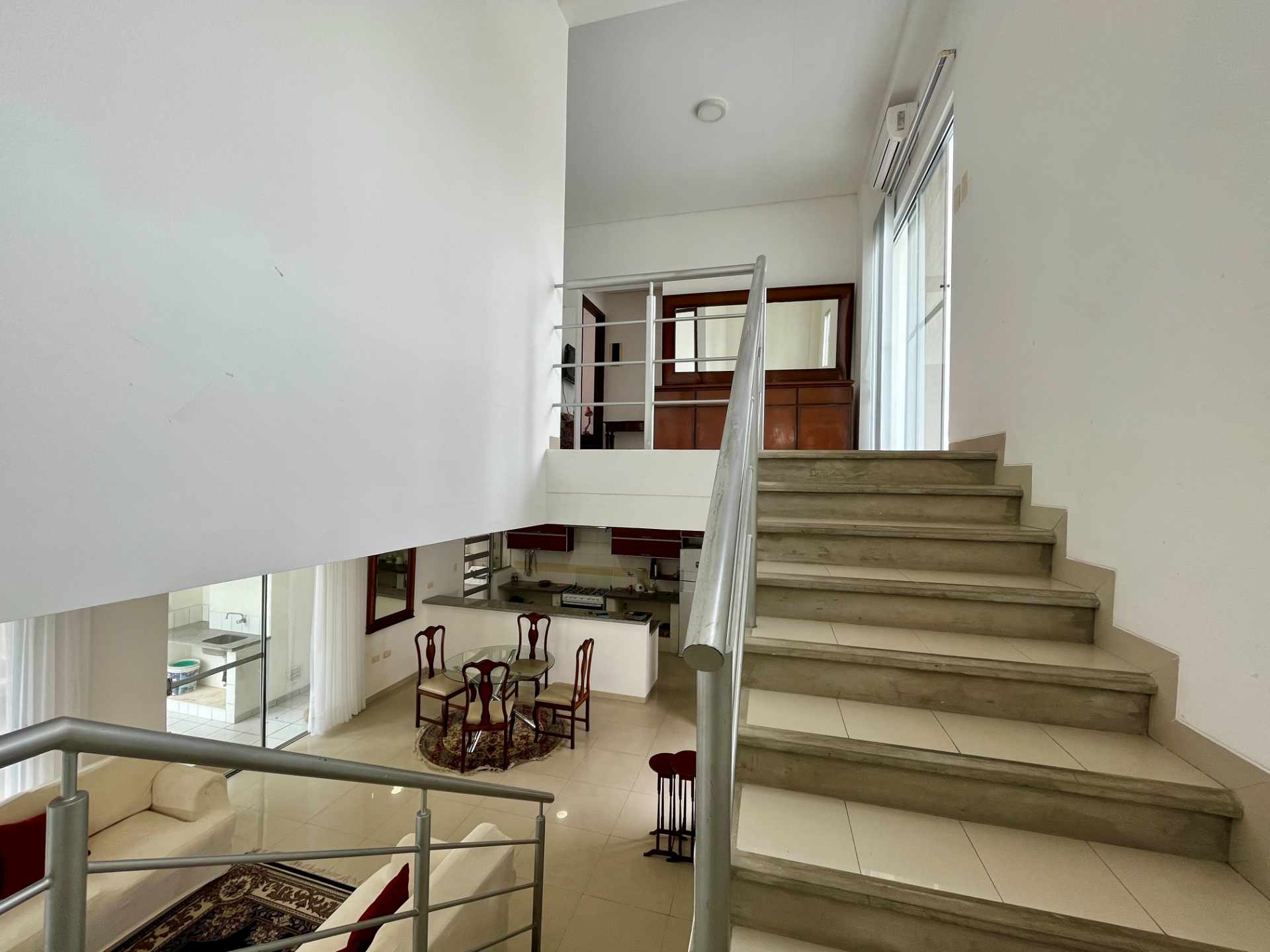 Casa en Entre 3er y 4to anillo Oeste en Santa Cruz de la Sierra 3 dormitorios 3 baños 2 parqueos Foto 7