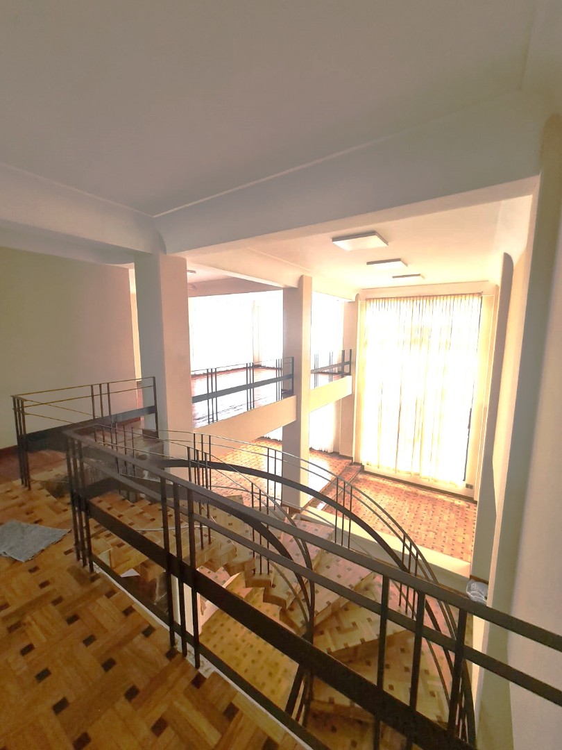 Oficina en AlquilerCALACOTO - ZONA SUR DE LA PAZ Foto 25