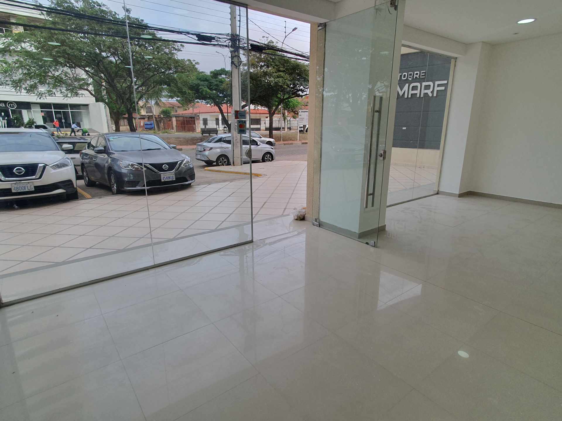 Local comercial en AlquilerSOBRE AVENIDA ALEMANA ALQUILO LOCAL COMERCIAL Foto 5