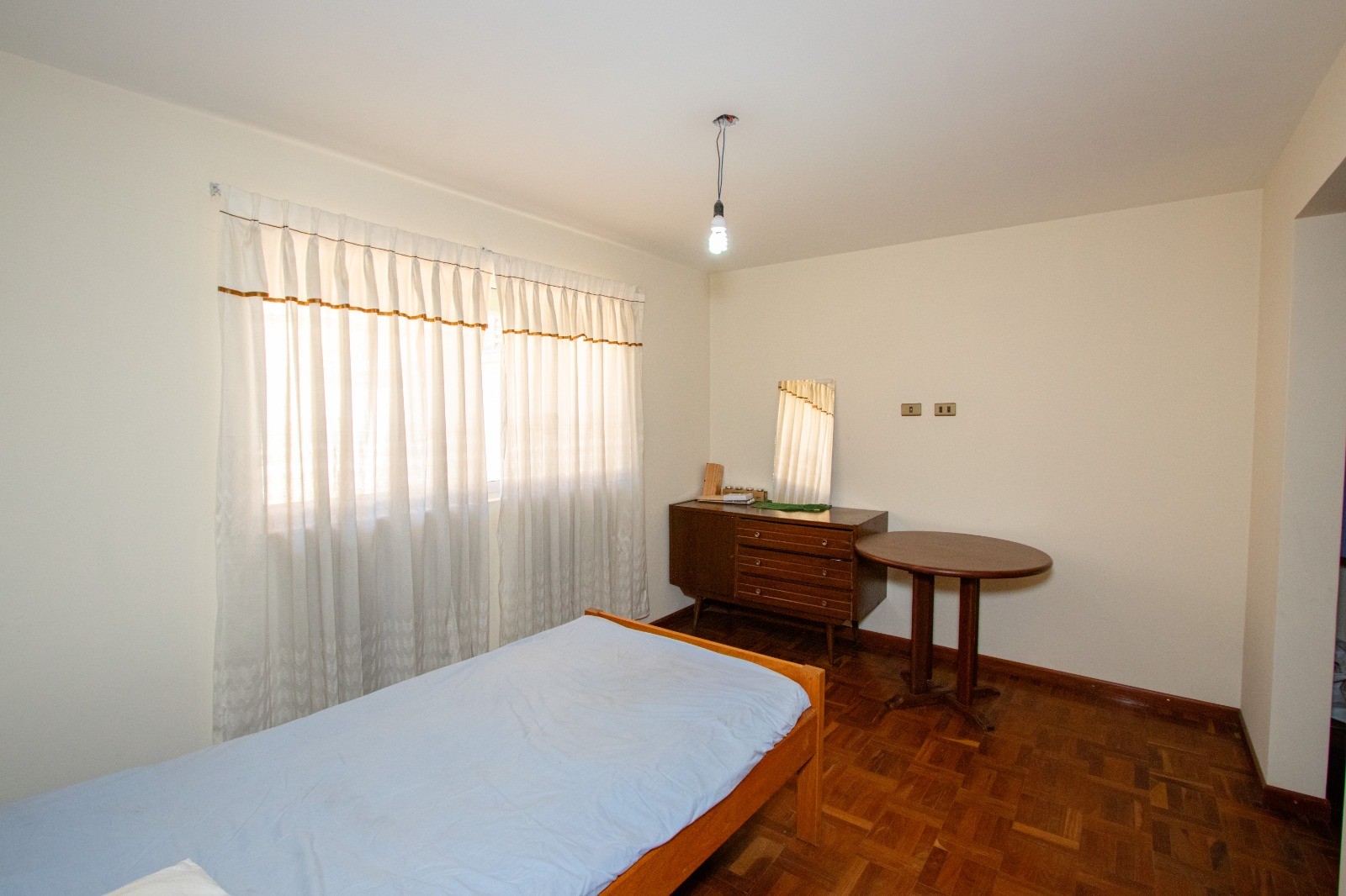 Casa en VentaAv. República - Y Av. 6 de agosto Sur 3 dormitorios 2 baños 2 parqueos Foto 12