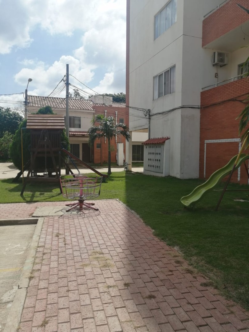 Casa en Doble vía La Guardia en Santa Cruz de la Sierra 3 dormitorios 3 baños 2 parqueos Foto 3