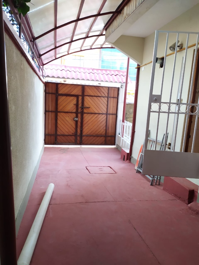Casa en Miraflores en La Paz 4 dormitorios 4 baños 3 parqueos Foto 21