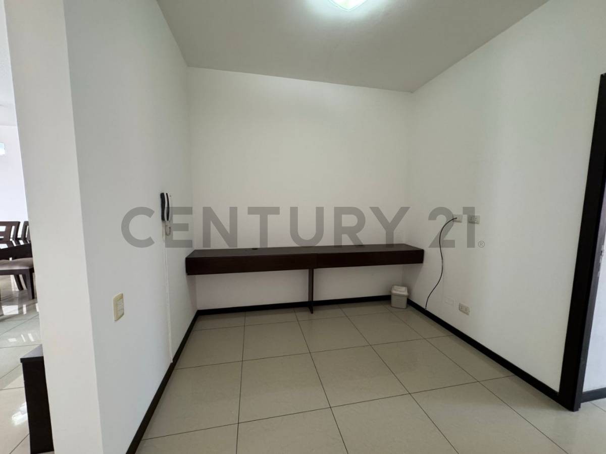 En Alquiler a Bs 6,650 Foto 5