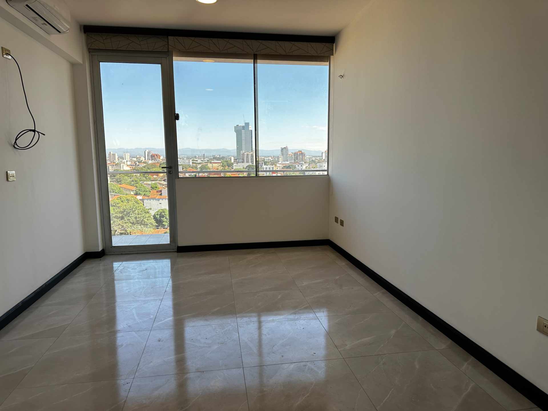 Departamento en AlquilerTorre Magenta - Calle Itenez Nro. 42, a media cuadra de la Av. Trinidad, entre 2do. y 1er. Anillo
 2 dormitorios 3 baños 1 parqueos Foto 6