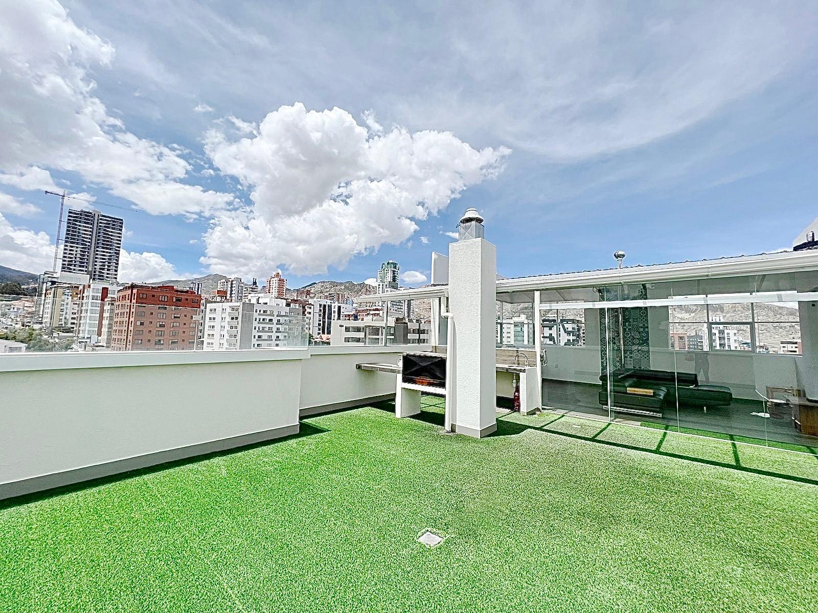 Departamento en AlquilerDEPARTAMENTO PENTHOUSE  AMOBLADO EN ALQUILER, BAJO ACHUMANI  3 dormitorios 3 baños 1 parqueos Foto 13