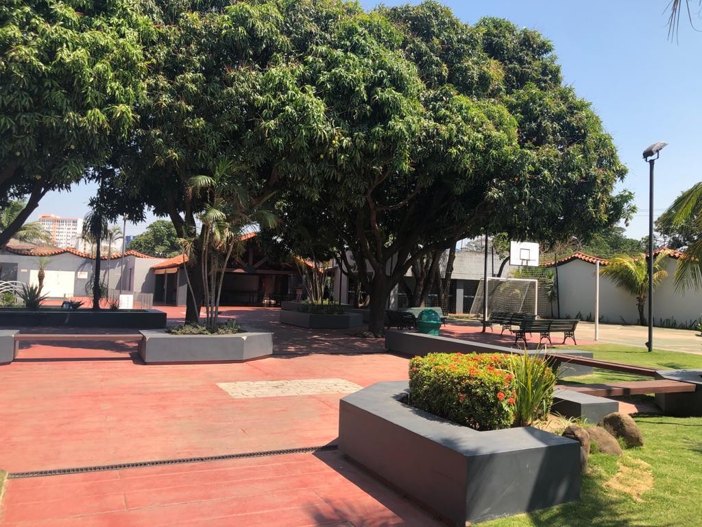 Casa en Entre 5to y 6to anillo Norte en Santa Cruz de la Sierra 4 dormitorios 4 baños 2 parqueos Foto 12