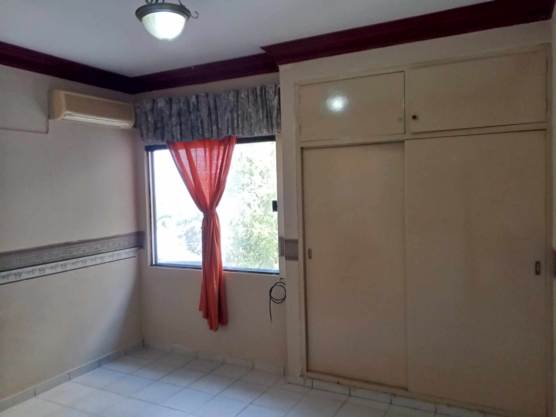 Departamento en Venta[CONDOMINIO LIMCO 1| SOBRE 4TO. ANILLO BARRIO GUARACACHI, ENTRE AV. BRASIL Y AV. VIRGEN DE COTOCA] DEPARTAMENTO EN VENTA DE 2 DORMITORIOS CON DEPENDENCIAS Y PARQUEO DESCUBIERTO Foto 10