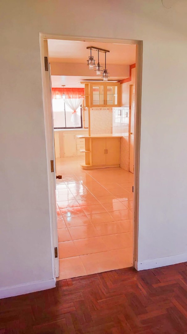 Departamento en AlquilerAVENIDA ARCE, SAN JORGE  (NO TIENE MUEBLES) 3 dormitorios 2 baños 1 parqueos Foto 4