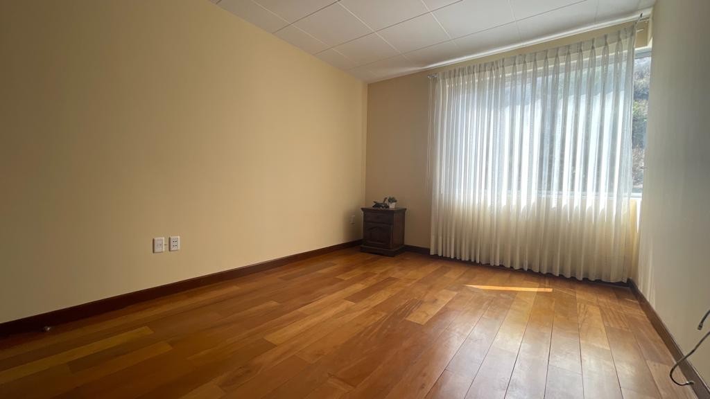 Departamento en AlquilerDEPARTAMENTO DUPLEX EN ALQUILER EN IRPAVI 4 dormitorios 5 baños 1 parqueos Foto 8