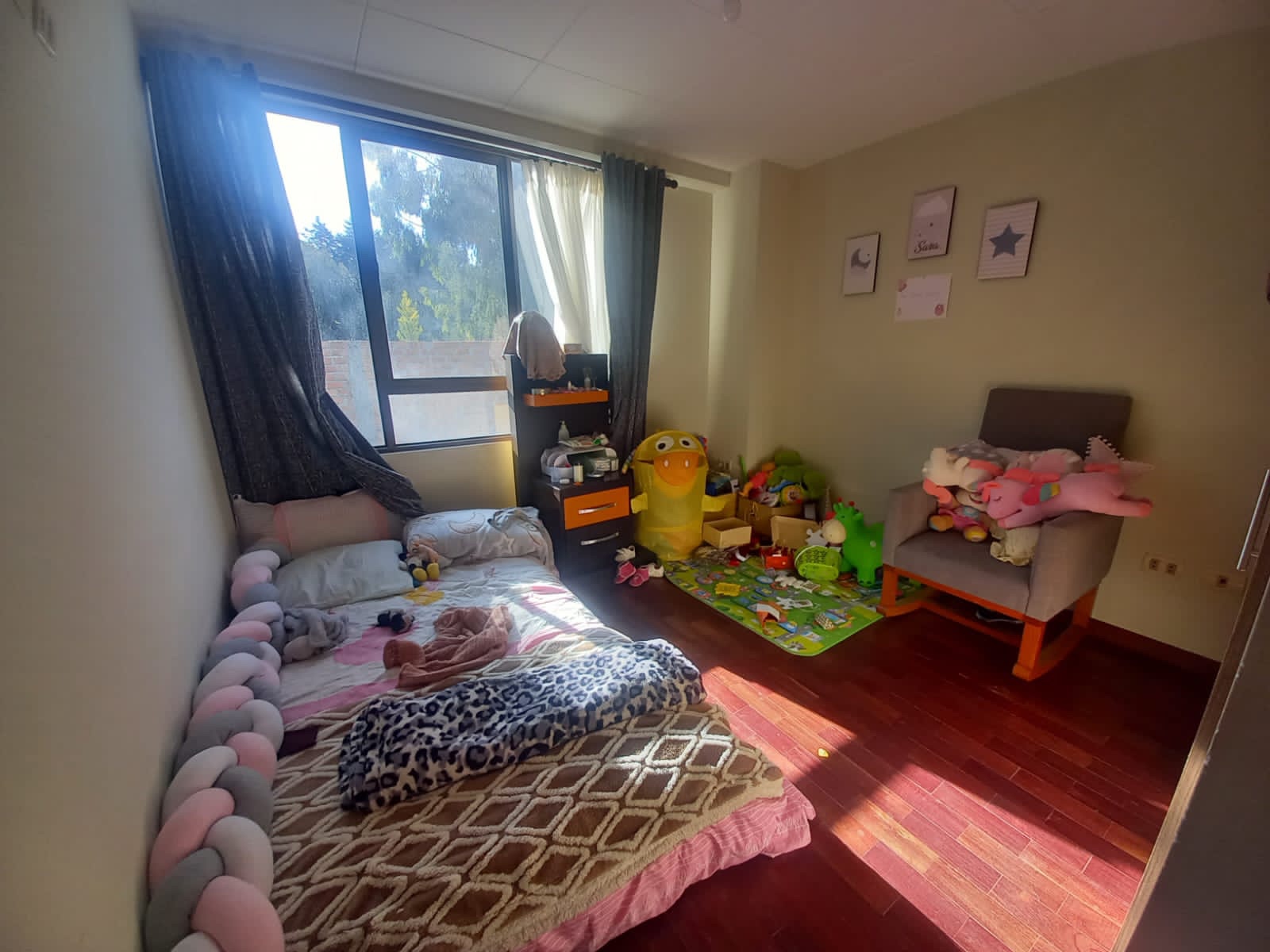 Departamento en VentaDEPARTAMENTO EN VENTA!! Obrajes avenida costanera a una cuadra del cementerio jardín  2 dormitorios 2 baños 1 parqueos Foto 11